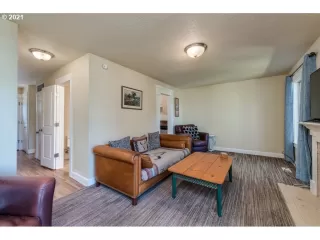 Photo #2: 21694749 Listing