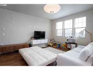 Photo #3: 21695206 Listing