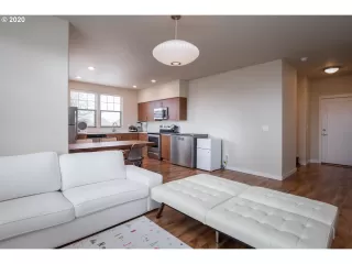 Photo #4: 21695206 Listing