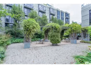 Photo #5: 21695276 Listing