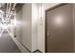 Photo #6: 21695276 Listing