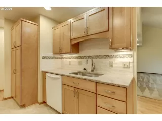 Photo #6: 21695574 Listing 