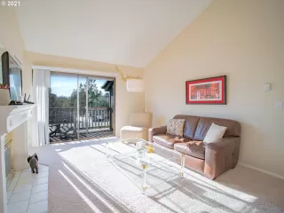 Photo #1: 21695759 Listing