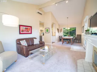 Photo #2: 21695759 Listing