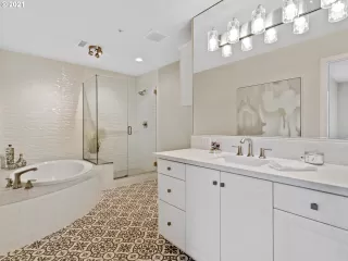 Photo #3: 21695771 Listing