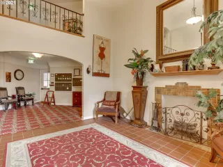 Photo #5: 21696166 Listing