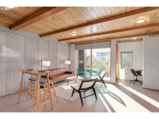 Photo #1: 21696182 Listing