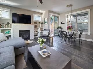 Photo #4: 21696764 Listing