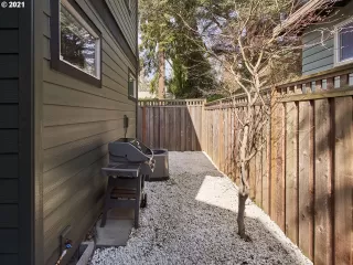 Photo #6: 21696764 Listing