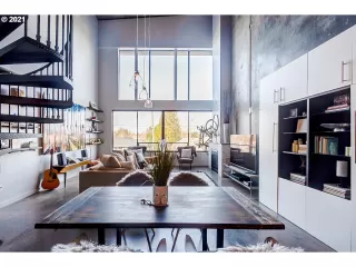 Photo #5: 21696908 Listing