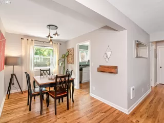 Photo #4: 21697120 Listing