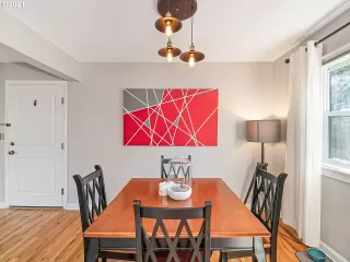 Photo #5: 21697120 Listing