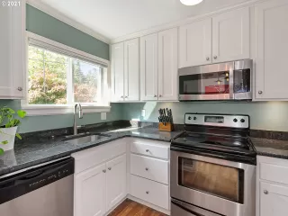 Photo #6: 21697120 Listing