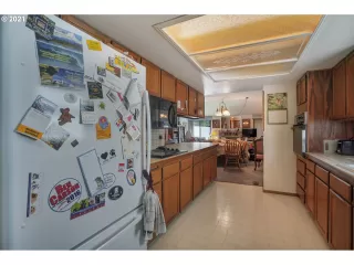 Photo #2: 21697406 Listing