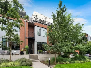 Photo #1: 21697909 Listing