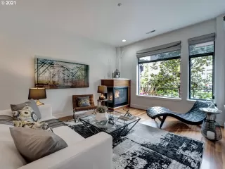 Photo #4: 21697909 Listing