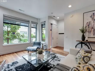 Photo #5: 21697909 Listing