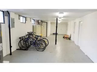 Photo #2: 21698104 Listing