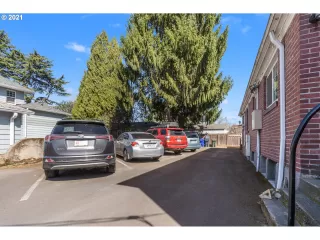 Photo #5: 21698104 Listing