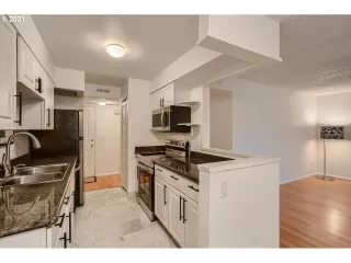 Photo #3: 21699557 Listing