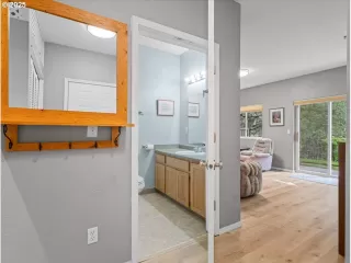 Photo #4: 217205574 Listing