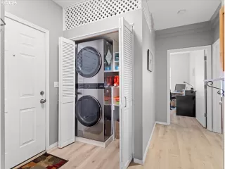 Photo #6: 217205574 Listing