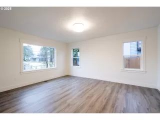 Photo #3: 217923839 Listing