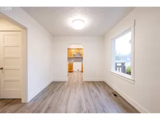 Photo #5: 217923839 Listing