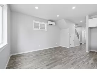 Photo #6: 218180409 Listing 