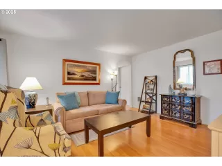 Photo #4: 218578001 Listing 