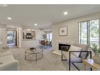 Photo #6: 218915750 Listing 