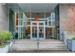 Photo #1: 219061116 Listing