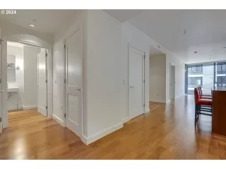 Photo #6: 219061116 Listing