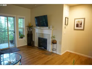 Browse active condo listings in SEQUOIA VILLAGE HILLSBORO