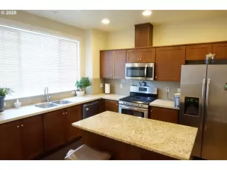 Photo #1: 219091585 Listing