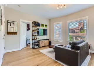 Click for more information on MLS # 219191808 : 1714 NW COUCH ST 7 More Details about MLS # 219191808 : 1714 NW COUCH ST 7