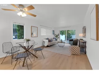 Photo #2: 219317847 Listing