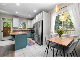 Photo #4: 219915141 Listing 