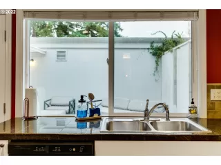 Photo #4: 22000450 Listing