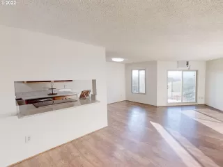 Photo #2: 22000633 Listing