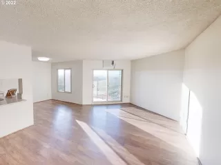 Photo #3: 22000633 Listing