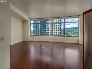 Photo #4: 22001034 Listing