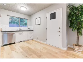 Photo #1: 22001339 Listing