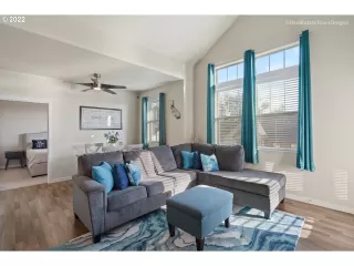 Photo #5: 22001370 Listing