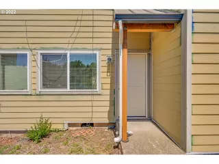 Photo #5: 22003414 Listing