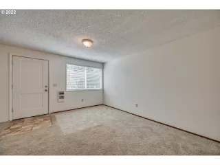 Photo #6: 22003414 Listing