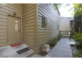 Photo #5: 22003674 Listing