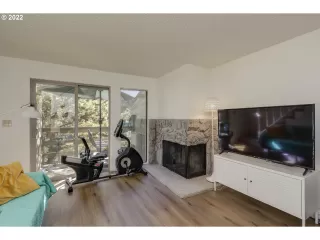 Photo #6: 22003674 Listing