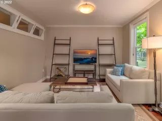 Photo #4: 22003717 Listing