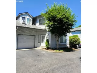 More Details about MLS # 22003856 : 7509 NE VANCOUVER MALL DR E18